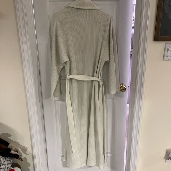 Embroidered Cream Robe - Picture 5 of 8